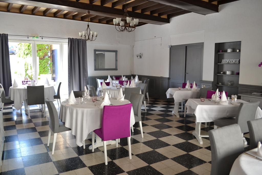 L'Auberge Des Sources Druyes-les-Belles-Fontaines Exterior foto