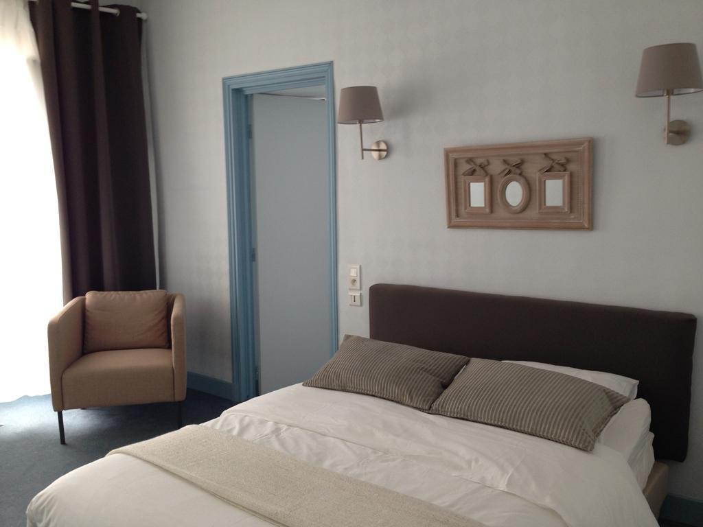L'Auberge Des Sources Druyes-les-Belles-Fontaines Quarto foto