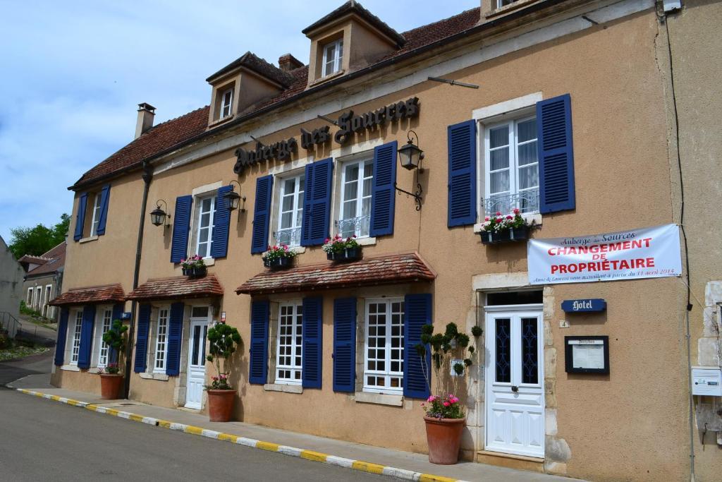L'Auberge Des Sources Druyes-les-Belles-Fontaines Exterior foto