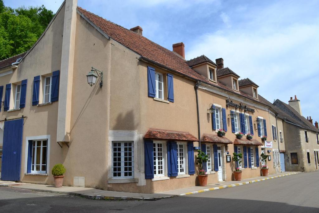 L'Auberge Des Sources Druyes-les-Belles-Fontaines Exterior foto